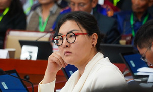 Нийслэлийн прокуророос УИХ-ын гишүүн Э.Болормааг албадан ирүүлэх хүсэлтийг шүүхэд хүргүүлжээ